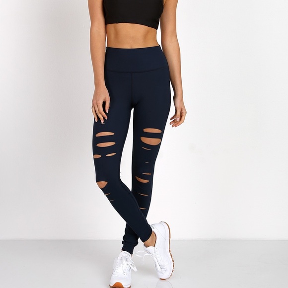 ALO Yoga Pants - ALO Yoga Women's Ripped warrior black Leggings